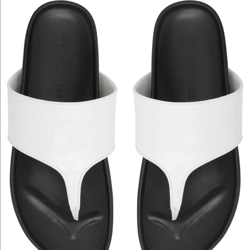 NWOT Who What Wear Harmonee flip flop sandal